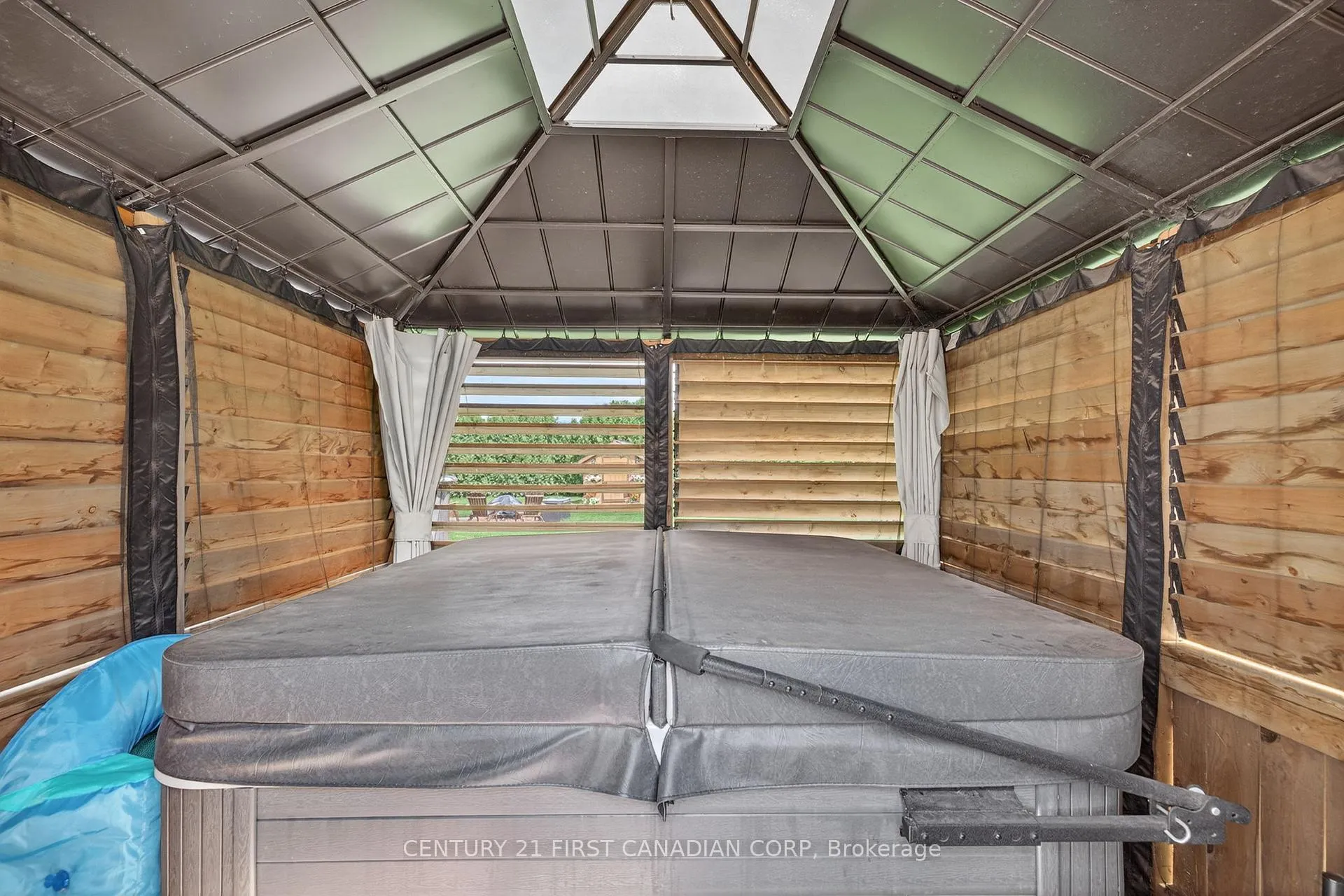 Photo 34 of 19 Hemlock Boulevard, Strathroy-Caradoc, SE — HOMEH