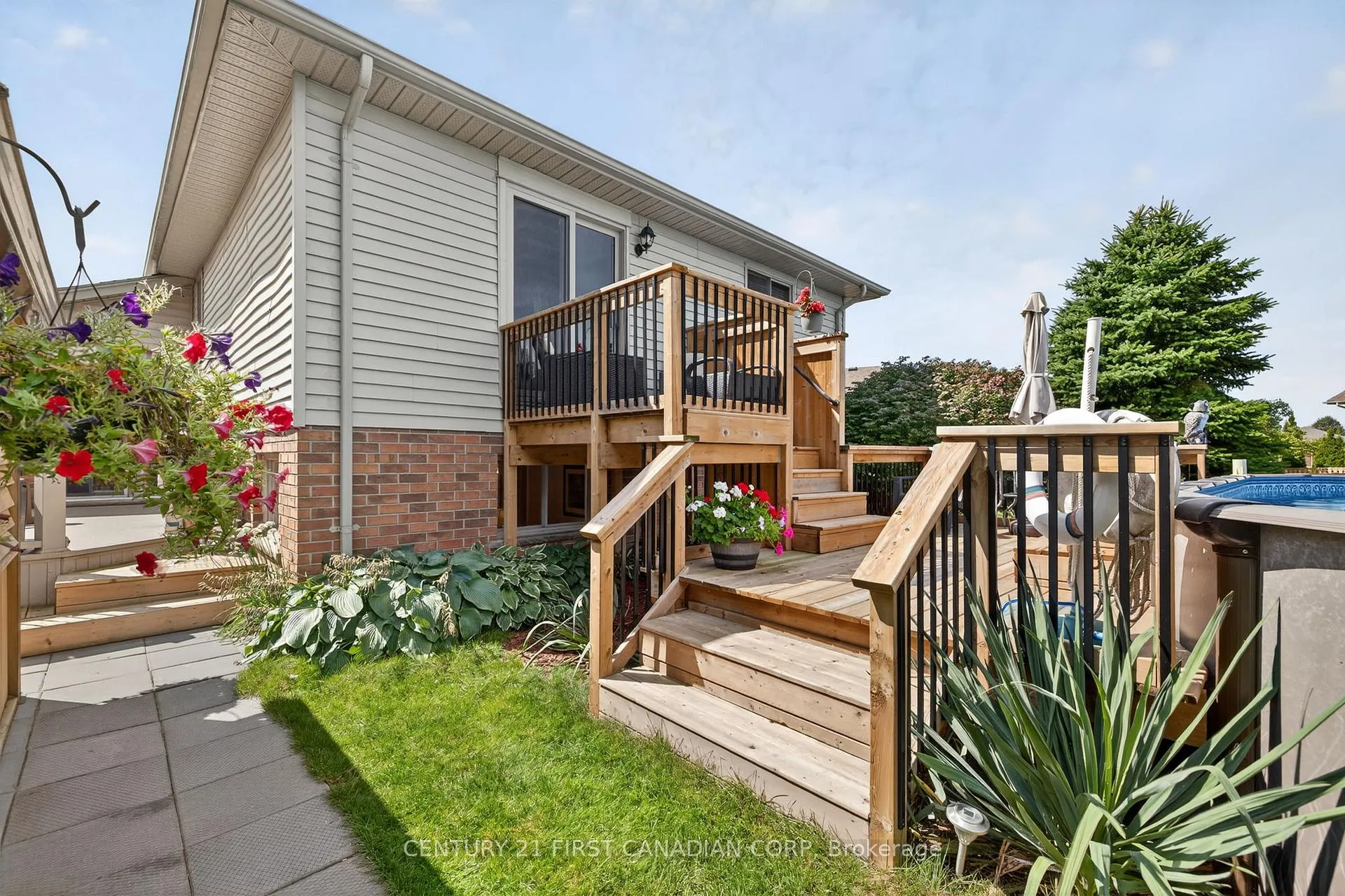 Photo 39 of 19 Hemlock Boulevard, Strathroy-Caradoc, SE — HOMEH