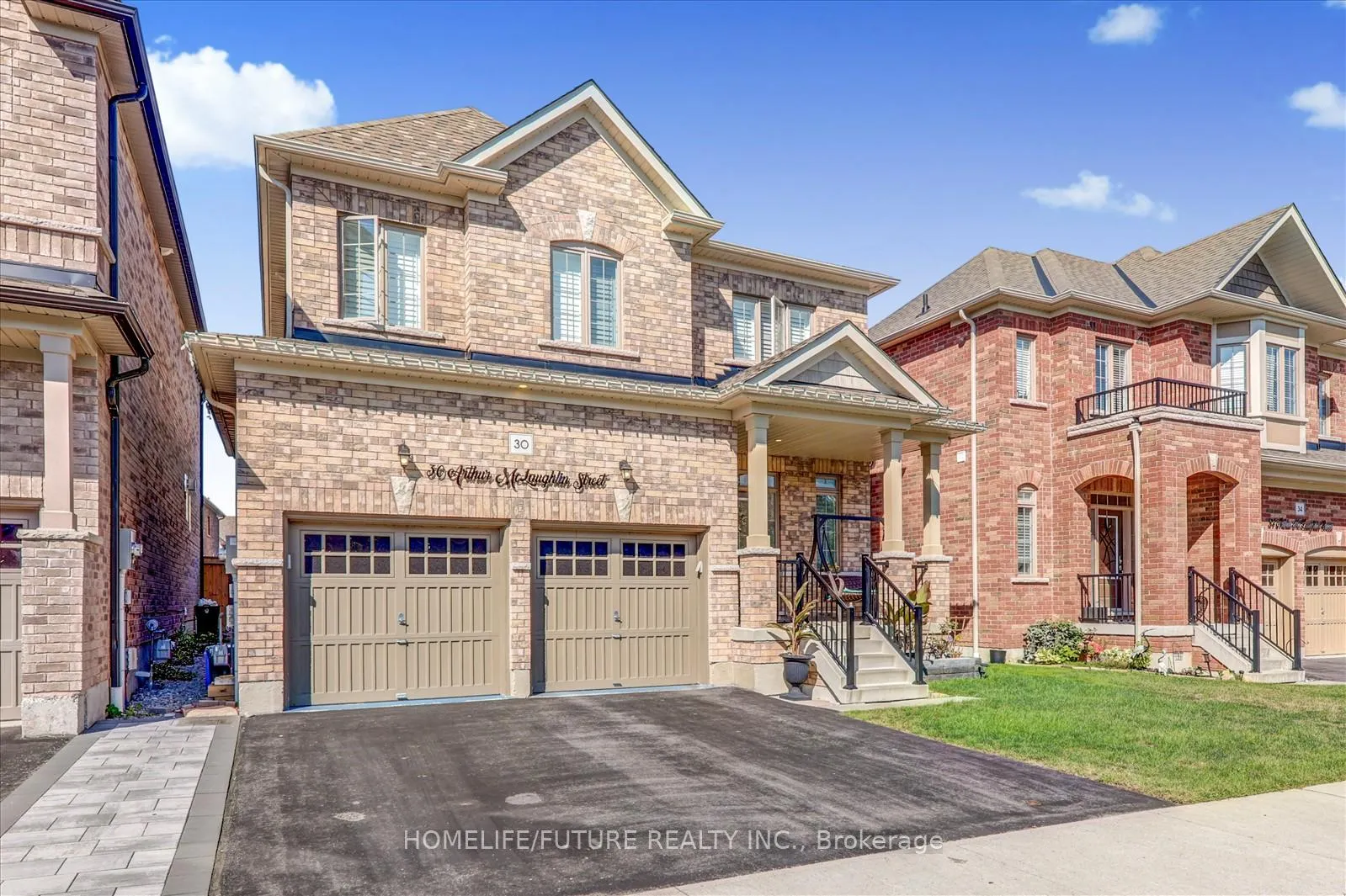Photo 2 of 30 Arthur Mclaughlin Street, Clarington, Bowmanville — HOMEH