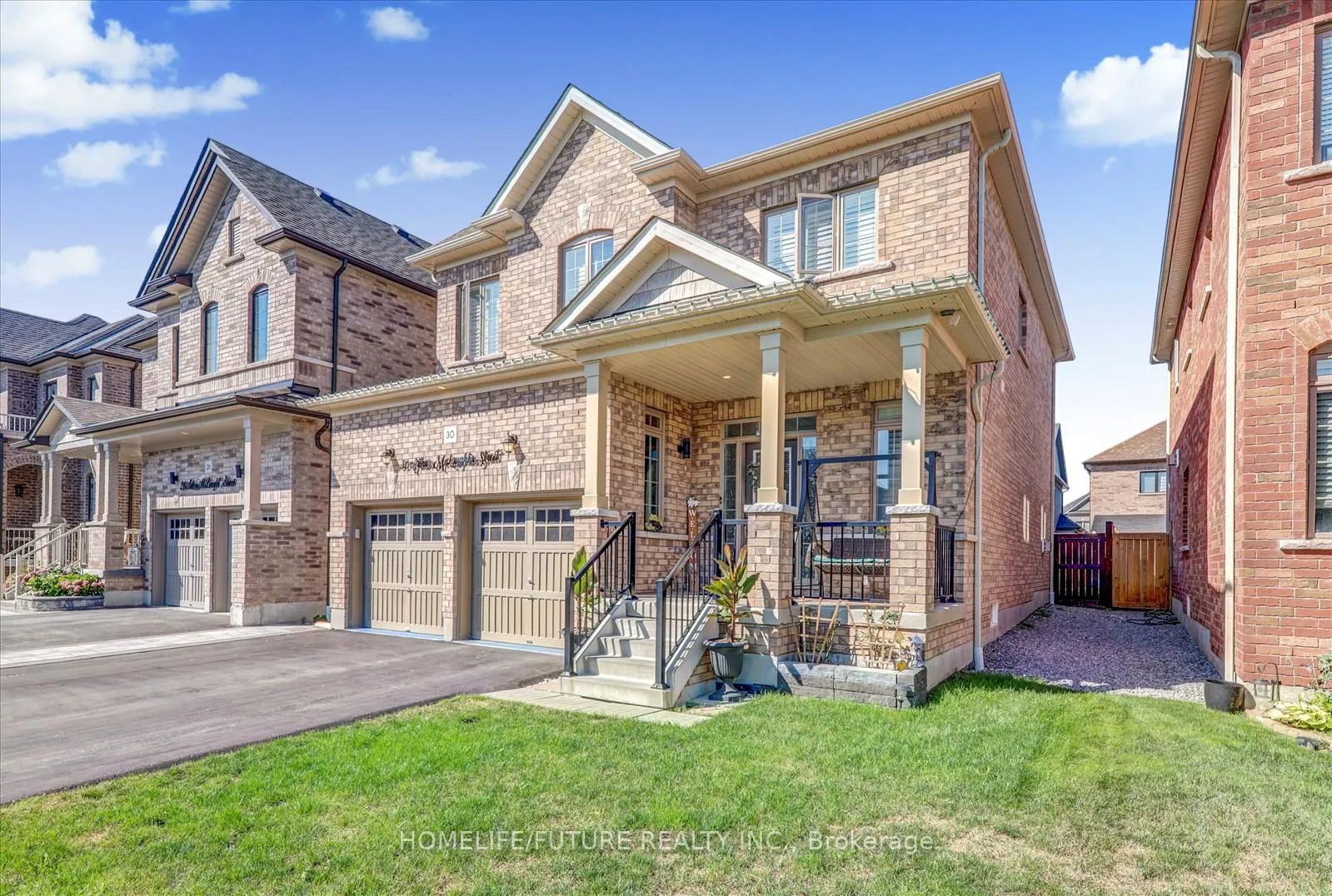 Photo 3 of 30 Arthur Mclaughlin Street, Clarington, Bowmanville — HOMEH