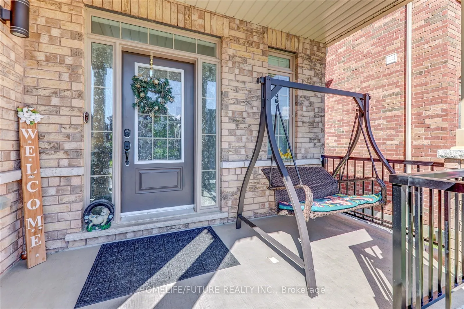 Photo 4 of 30 Arthur Mclaughlin Street, Clarington, Bowmanville — HOMEH