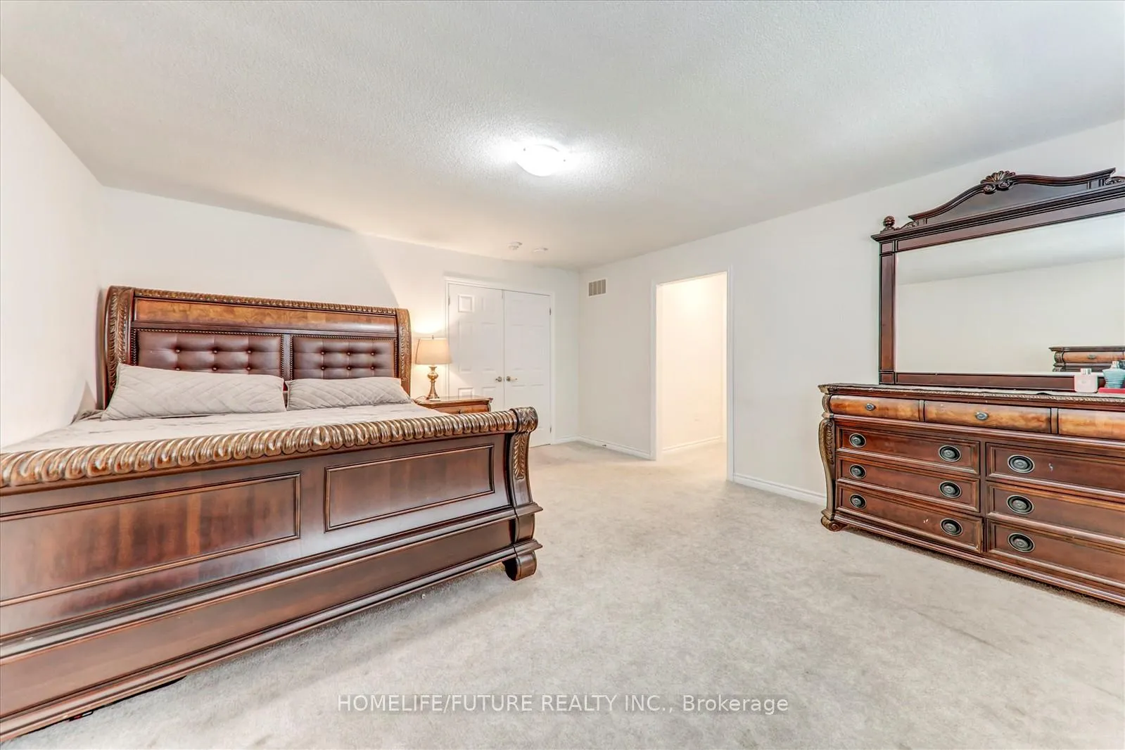 Photo 20 of 30 Arthur Mclaughlin Street, Clarington, Bowmanville — HOMEH