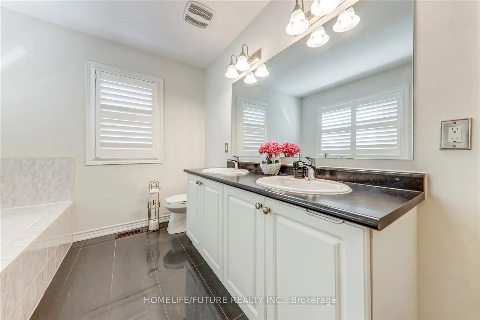 Photo 21 of 30 Arthur Mclaughlin Street, Clarington, Bowmanville — HOMEH