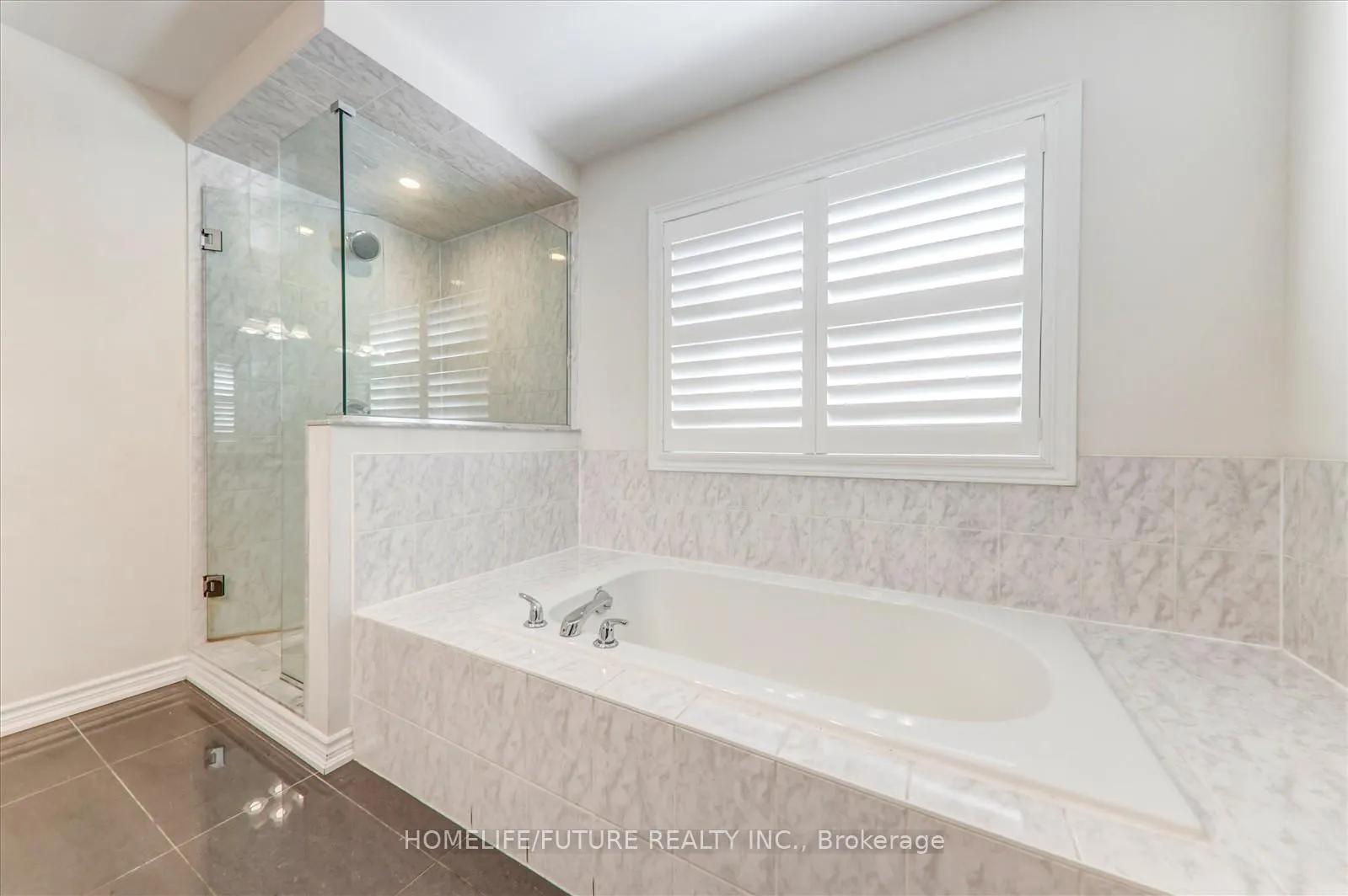 Photo 22 of 30 Arthur Mclaughlin Street, Clarington, Bowmanville — HOMEH