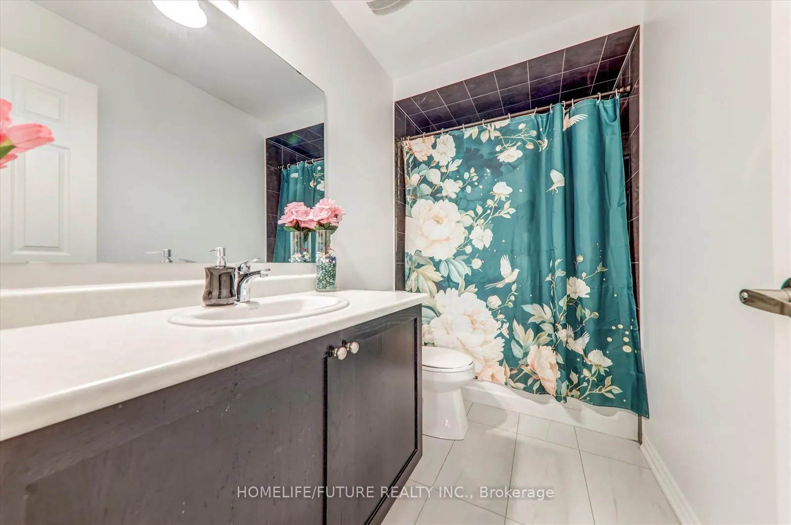 Photo 25 of 30 Arthur Mclaughlin Street, Clarington, Bowmanville — HOMEH