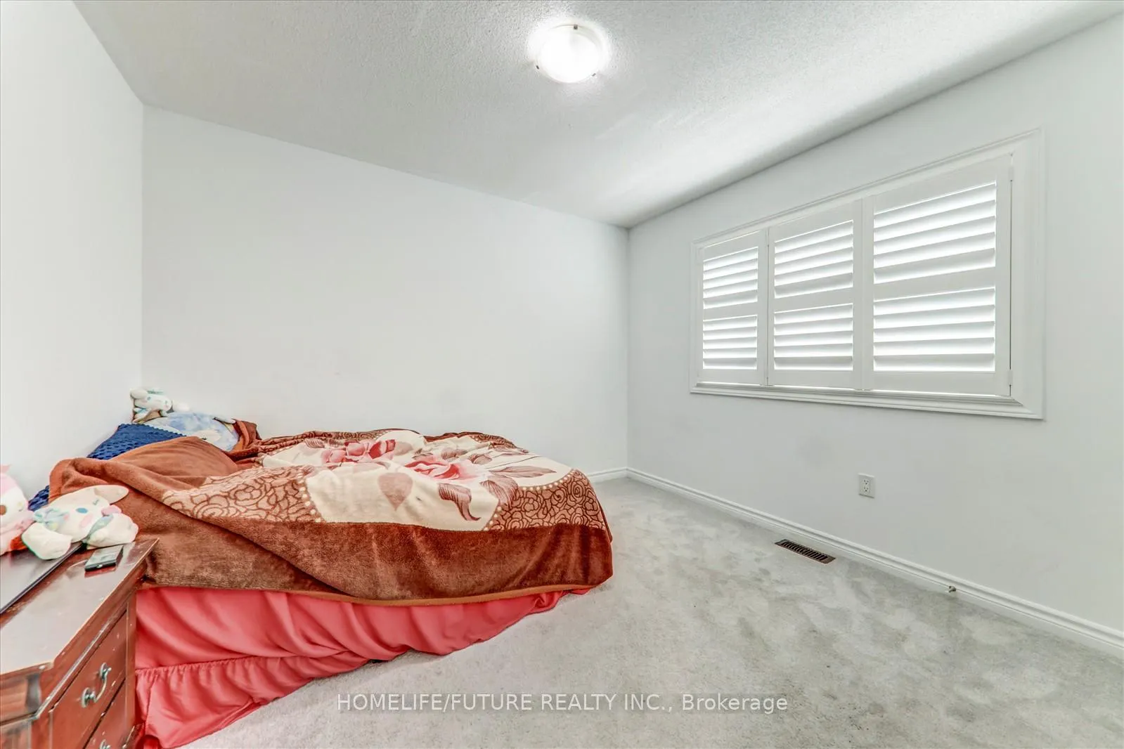 Photo 26 of 30 Arthur Mclaughlin Street, Clarington, Bowmanville — HOMEH