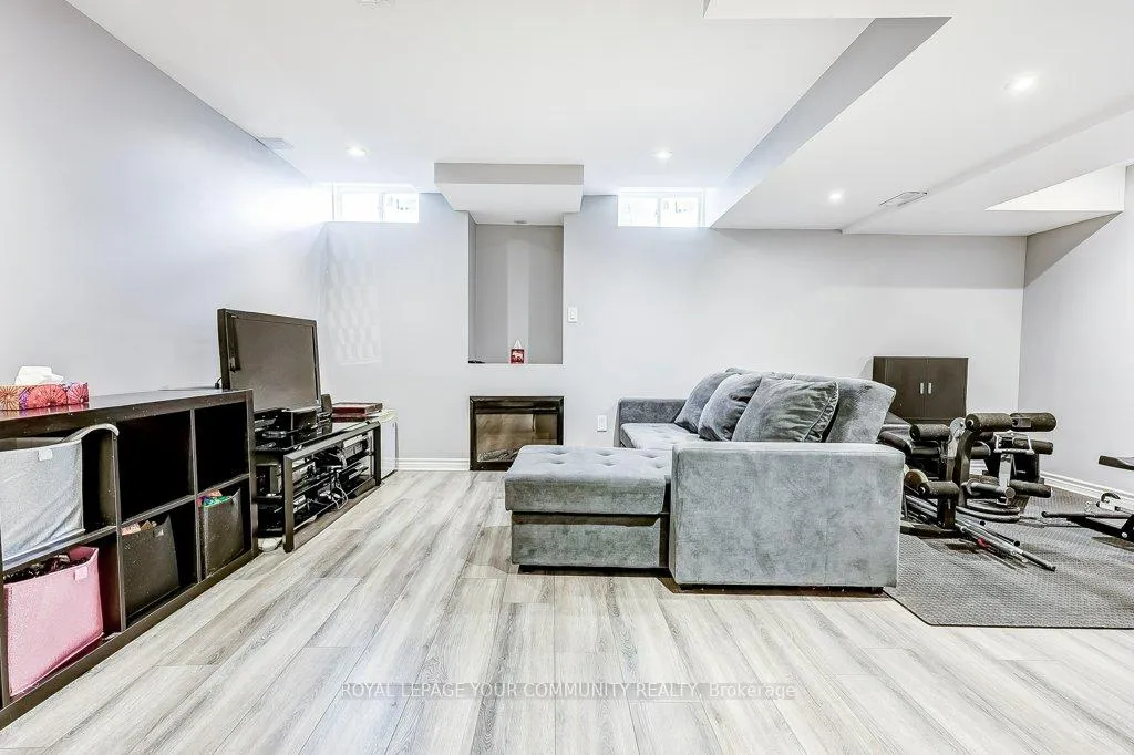 Photo 30 of 137 Fimco Crescent, Markham, Greensborough — HOMEH