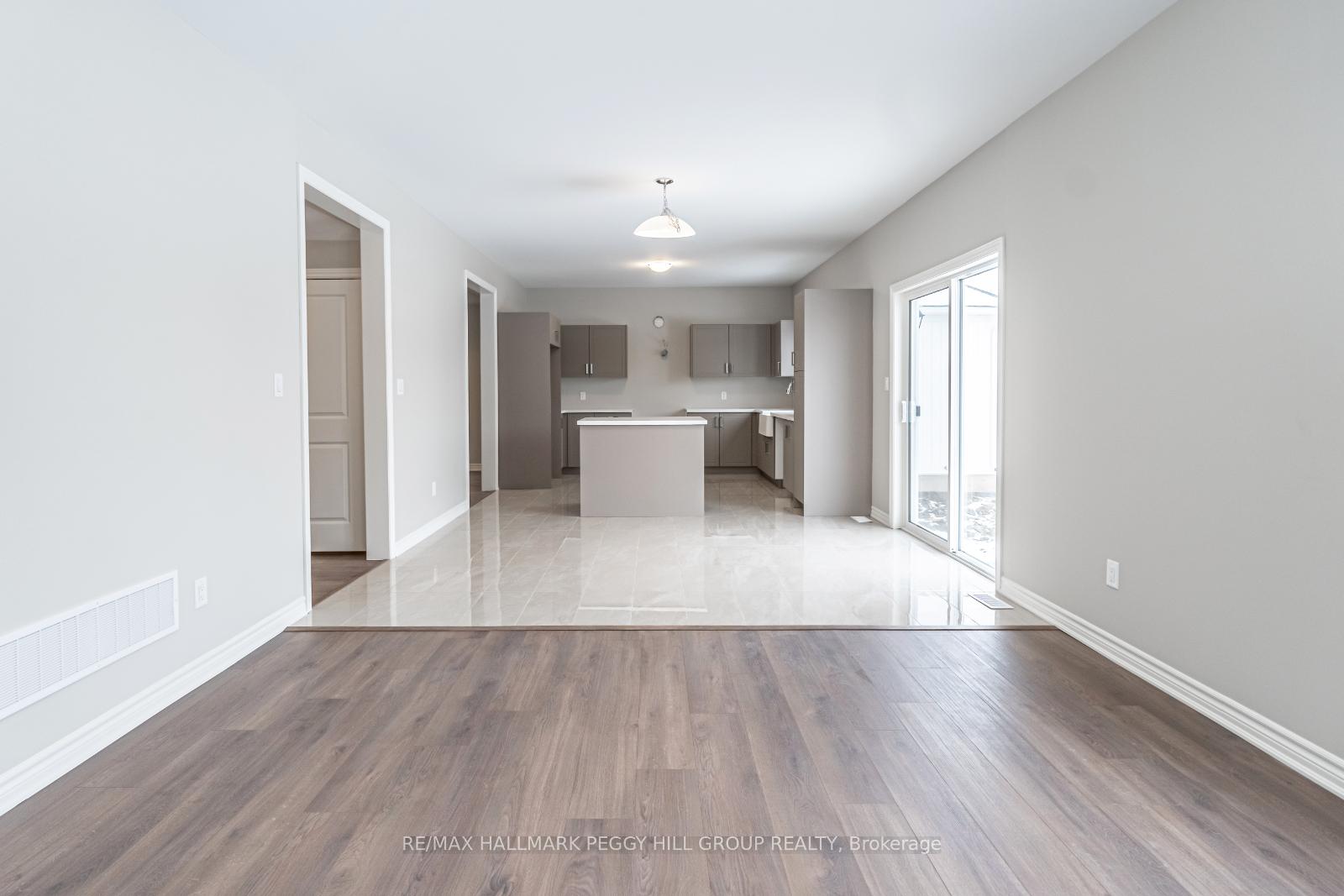 Photo 5 of 240 Springfield Crescent, Clearview, Stayner — HOMEH