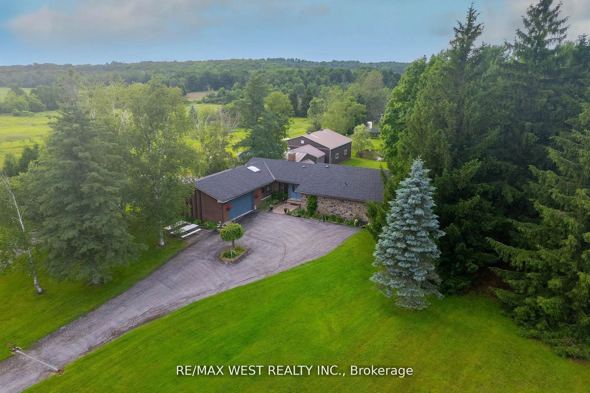 Photo 4 of 5878 4th Line, New Tecumseth, Rural New Tecumseth — HOMEH