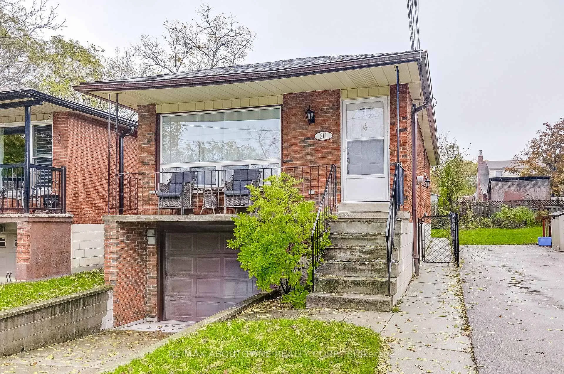 Photo 2 of 211 East 8th Street, Hamilton, Centremount — HOMEH
