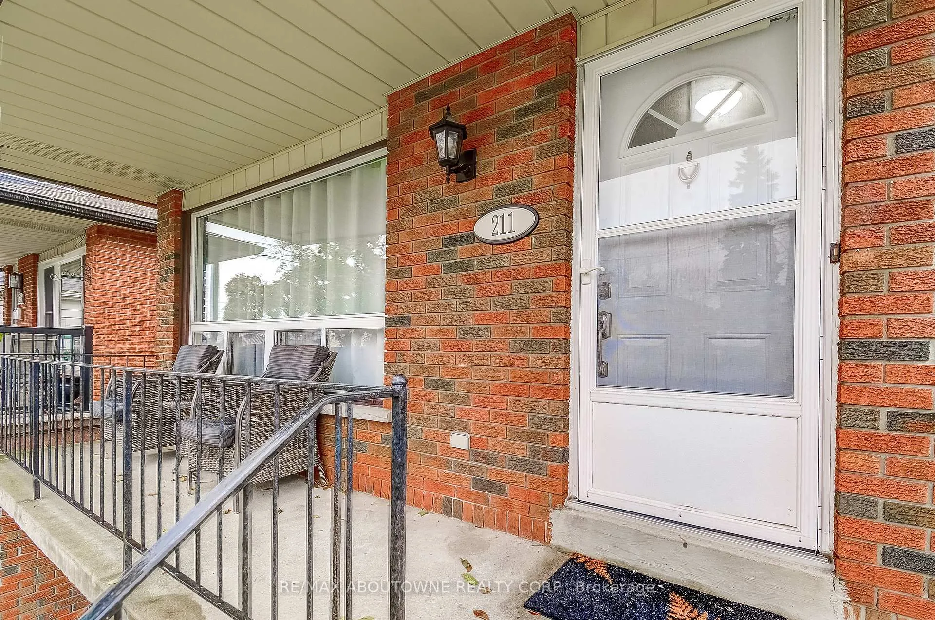 Photo 3 of 211 East 8th Street, Hamilton, Centremount — HOMEH