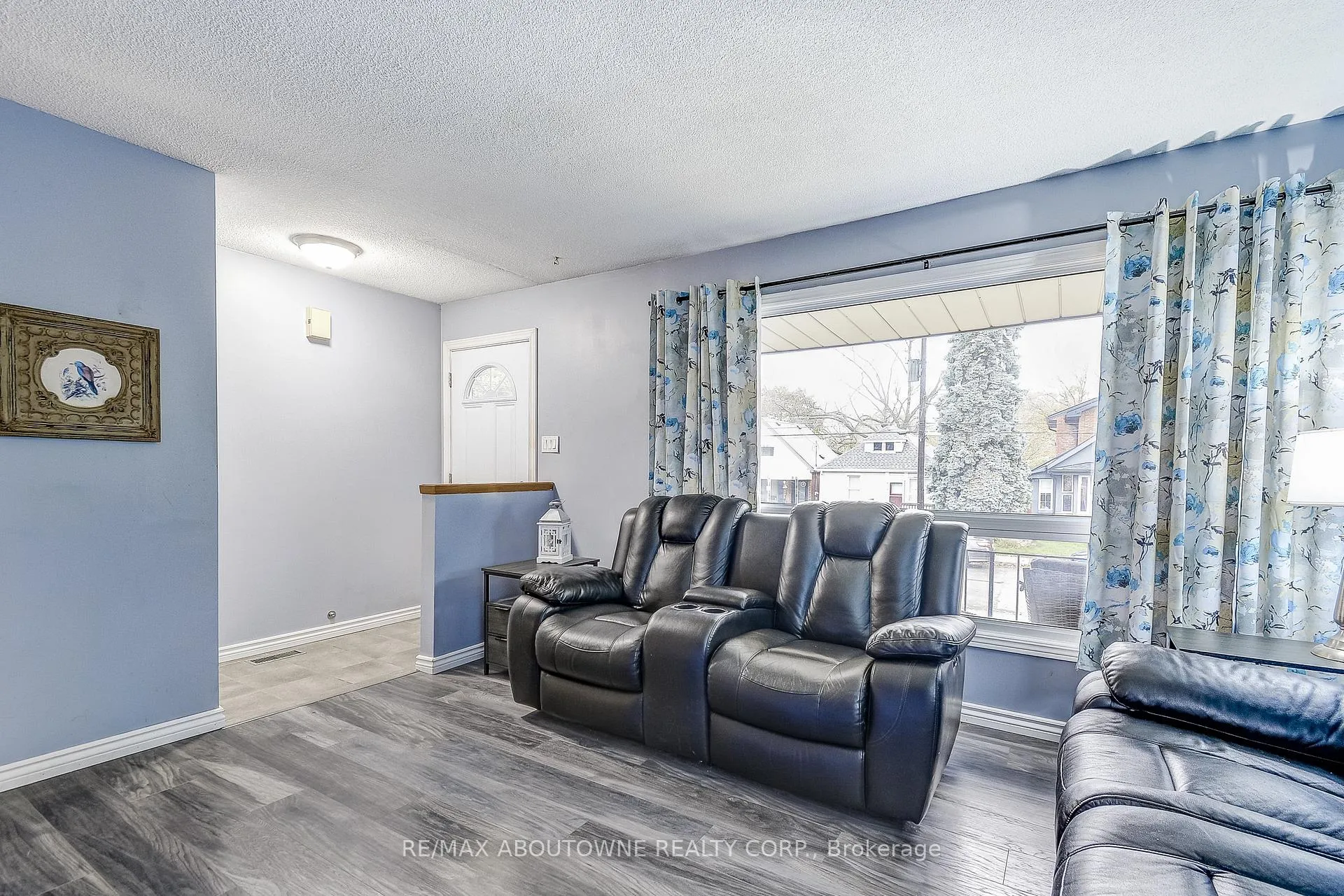 Photo 9 of 211 East 8th Street, Hamilton, Centremount — HOMEH