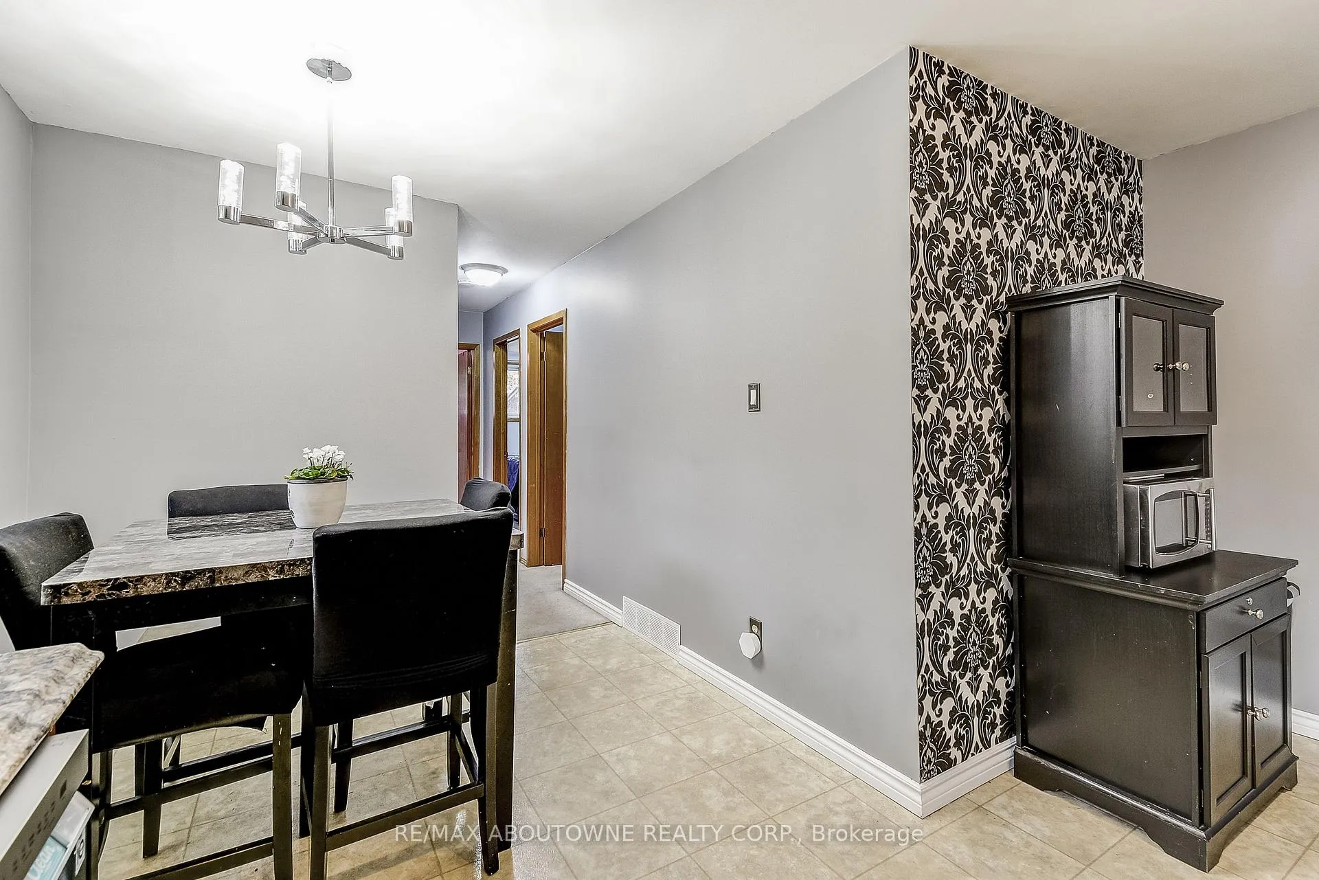 Photo 14 of 211 East 8th Street, Hamilton, Centremount — HOMEH