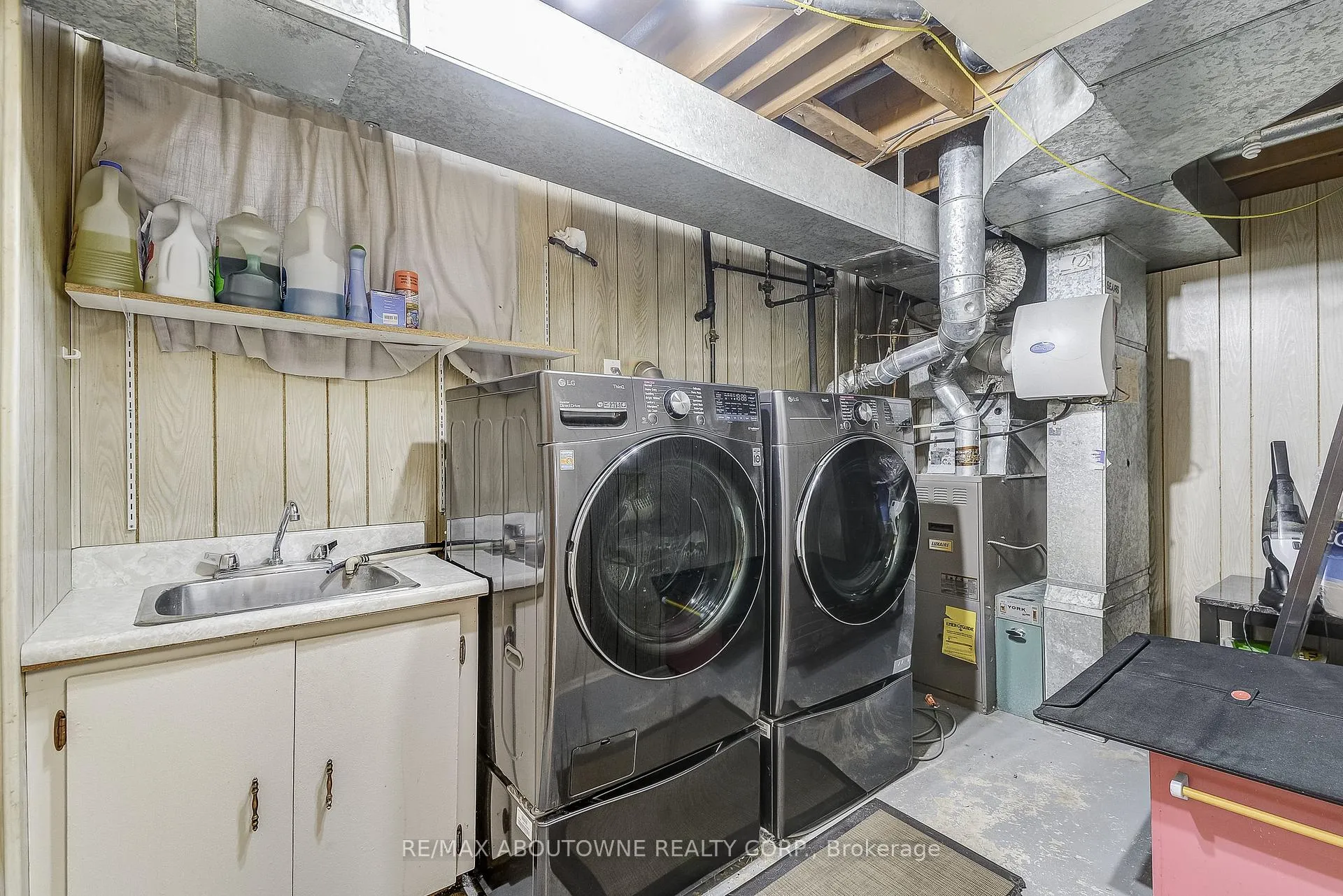 Photo 32 of 211 East 8th Street, Hamilton, Centremount — HOMEH