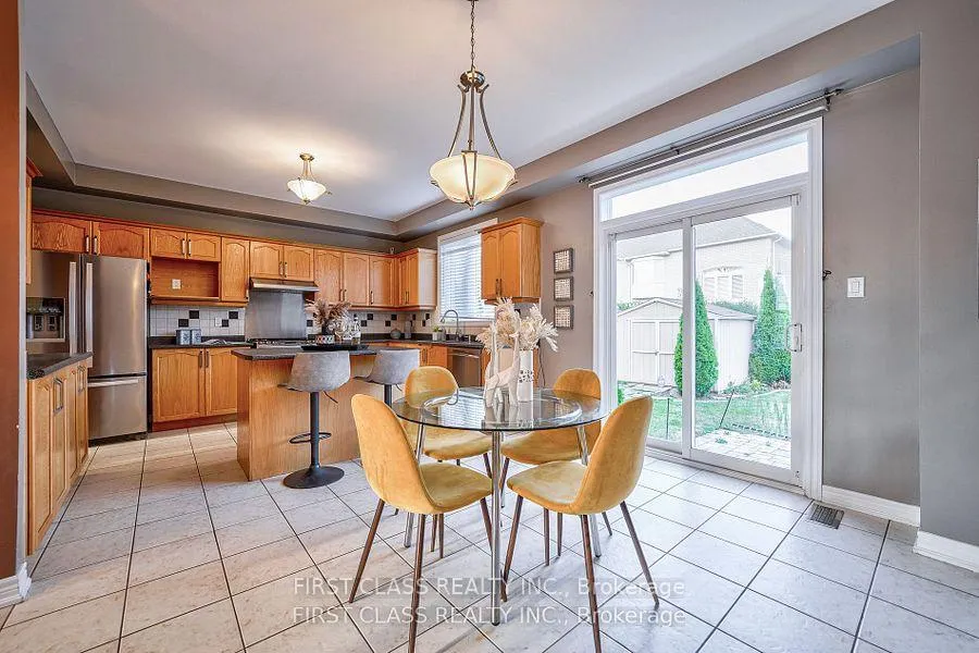 Photo 7 of 12 Glaceport Crescent, Markham, Victoria Manor-Jennings Gate — HOMEH