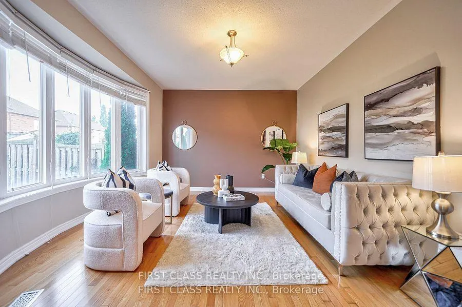 Photo 9 of 12 Glaceport Crescent, Markham, Victoria Manor-Jennings Gate — HOMEH