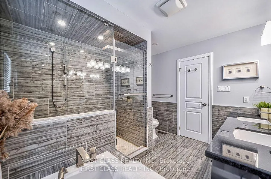 Photo 14 of 12 Glaceport Crescent, Markham, Victoria Manor-Jennings Gate — HOMEH