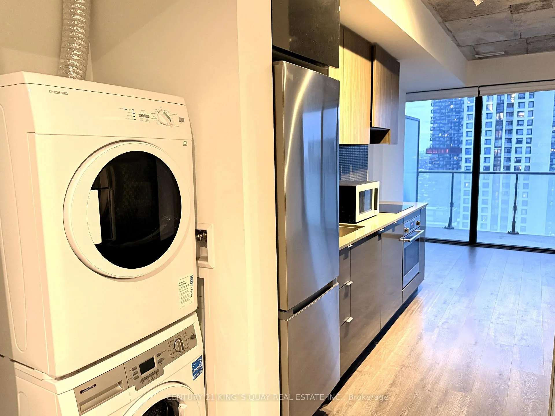 Photo 10 of Unit 3201, 161 Roehampton Avenue, Toronto, Mount Pleasant East — HOMEH