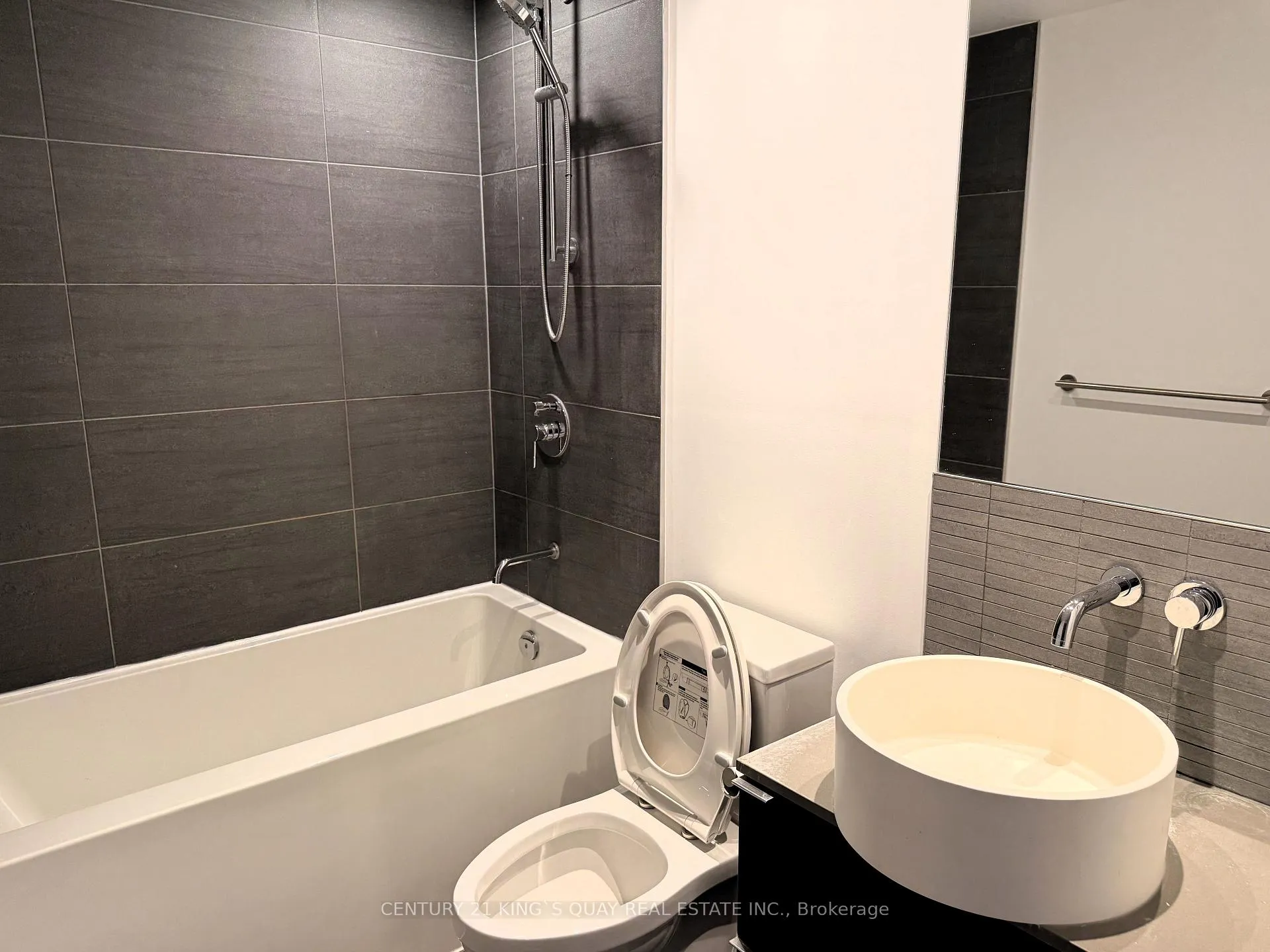 Photo 13 of Unit 3201, 161 Roehampton Avenue, Toronto, Mount Pleasant East — HOMEH