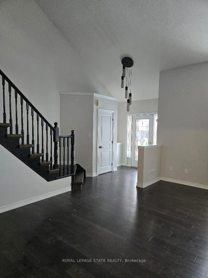 Photo 4 of 71 Cobblestone Drive, Brant, Paris — HOMEH
