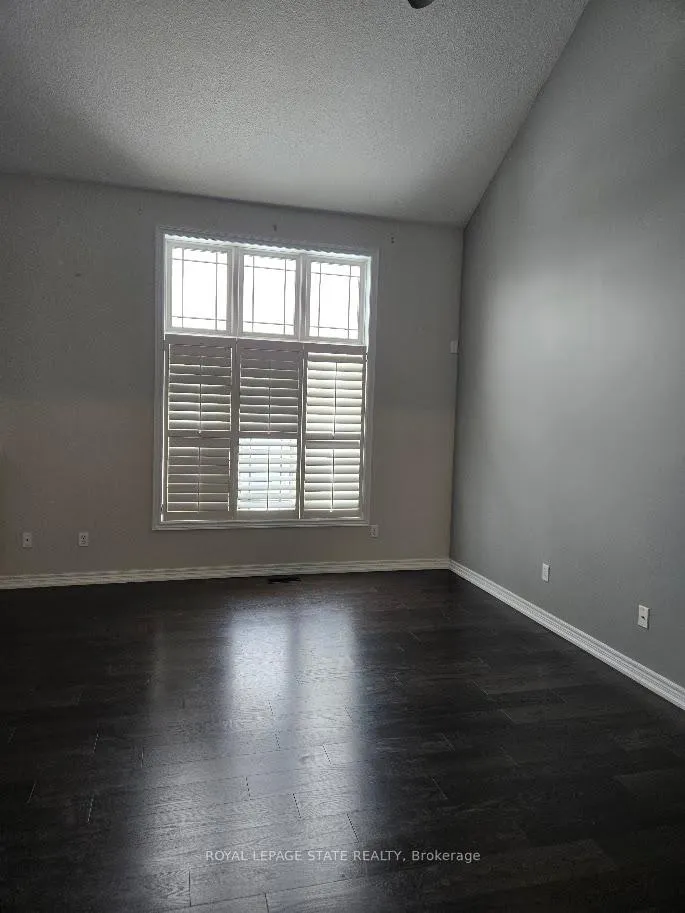 Photo 5 of 71 Cobblestone Drive, Brant, Paris — HOMEH