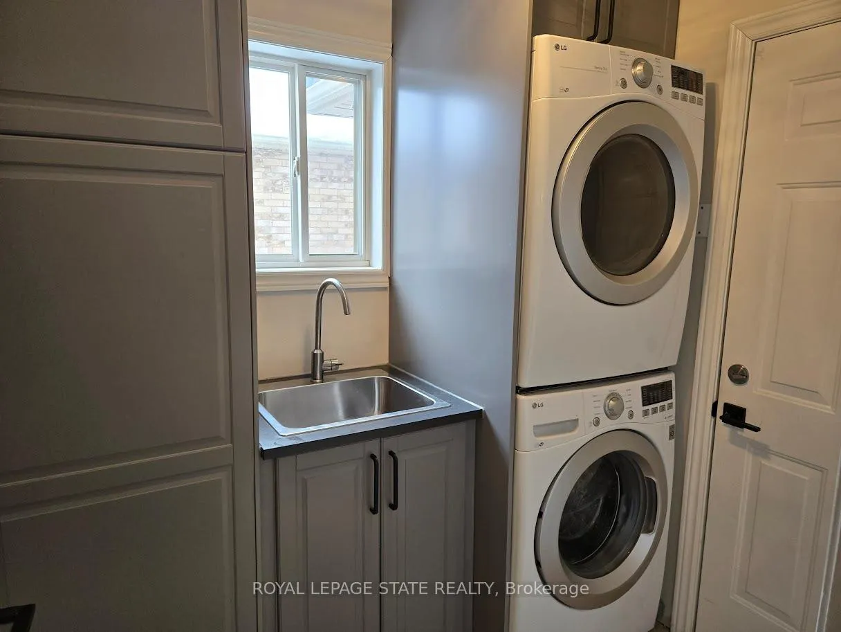 Photo 10 of 71 Cobblestone Drive, Brant, Paris — HOMEH
