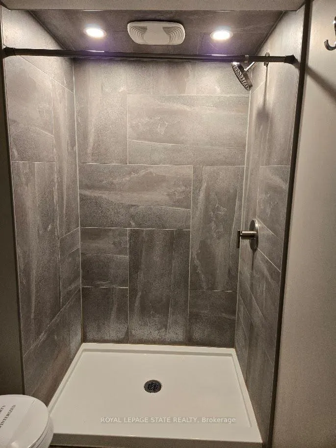 Photo 13 of 71 Cobblestone Drive, Brant, Paris — HOMEH