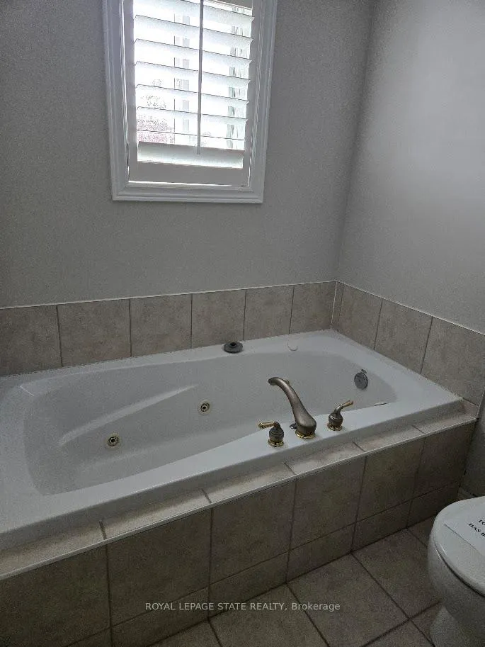 Photo 19 of 71 Cobblestone Drive, Brant, Paris — HOMEH