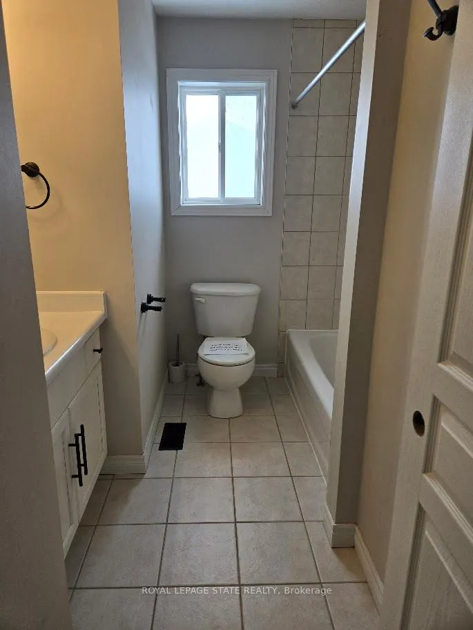 Photo 23 of 71 Cobblestone Drive, Brant, Paris — HOMEH