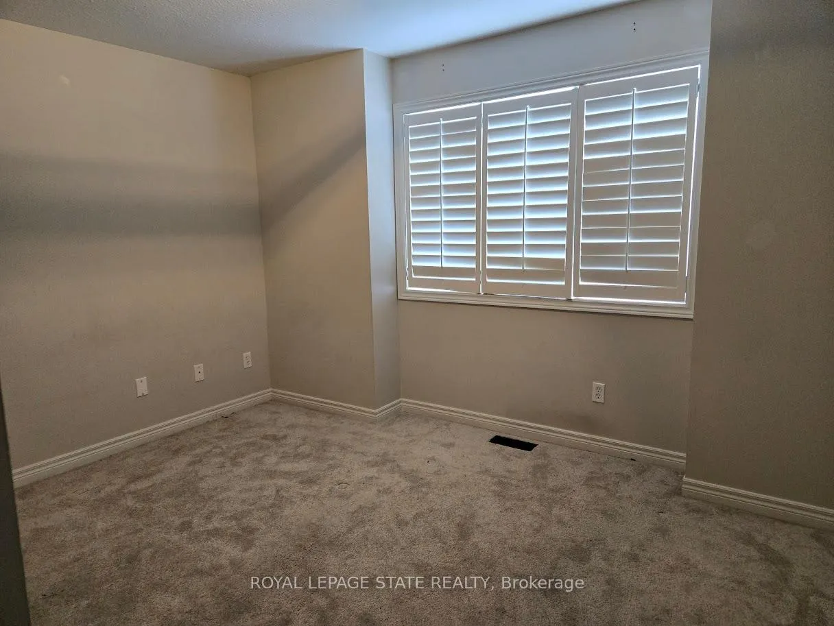 Photo 25 of 71 Cobblestone Drive, Brant, Paris — HOMEH