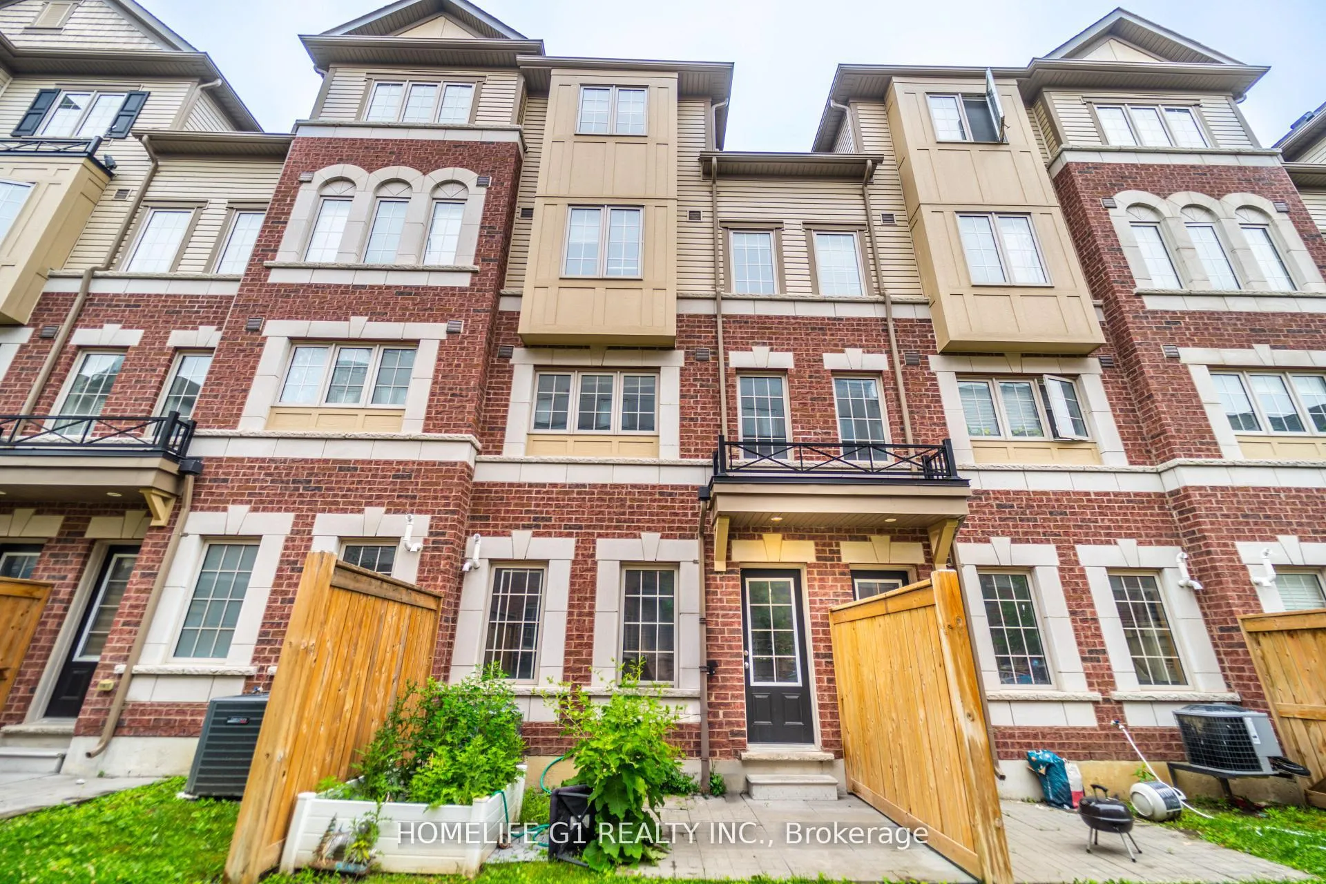 Photo 3 of Unit 108, 2634 Deputy Minister Path, Oshawa, Windfields — HOMEH
