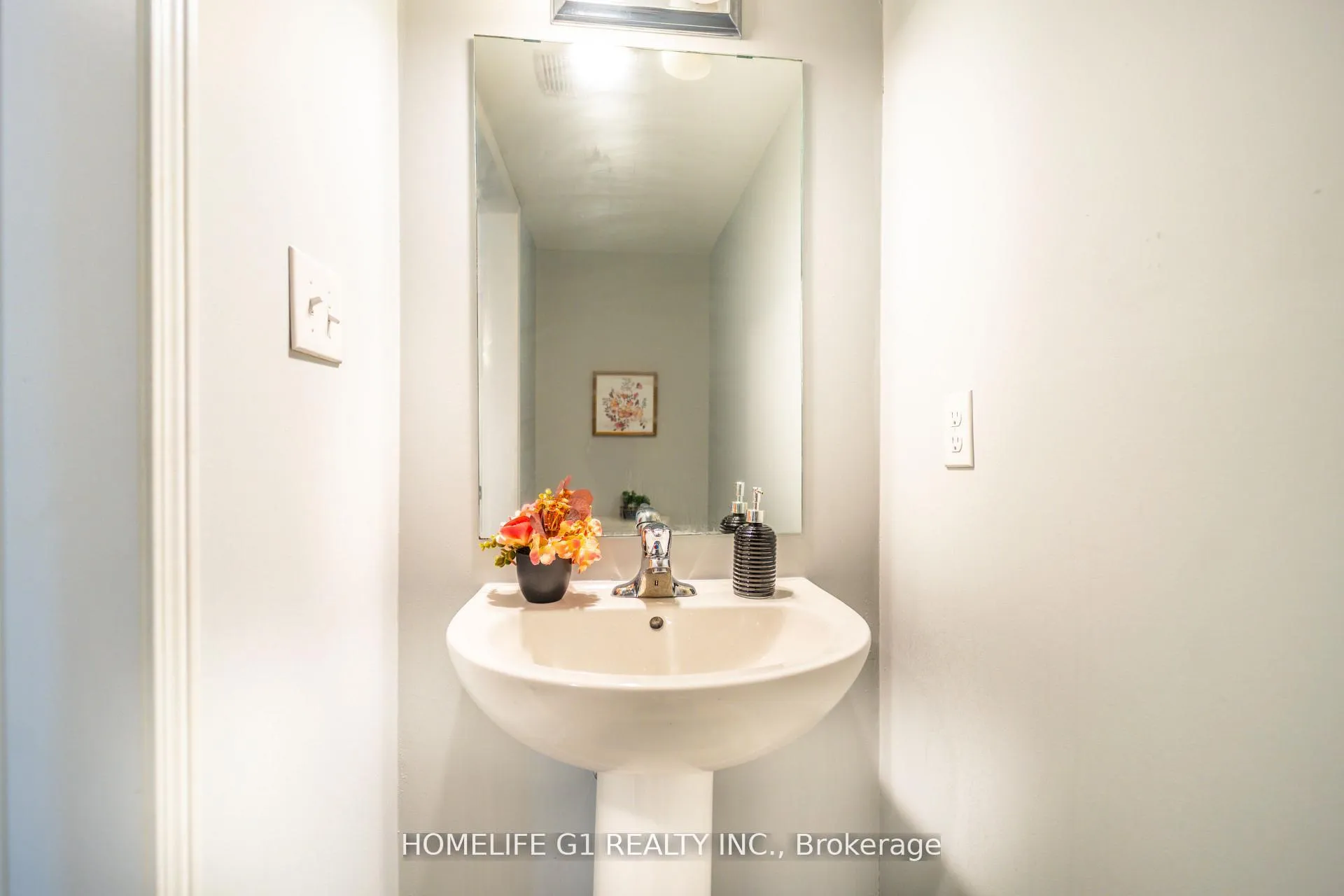 Photo 13 of Unit 108, 2634 Deputy Minister Path, Oshawa, Windfields — HOMEH