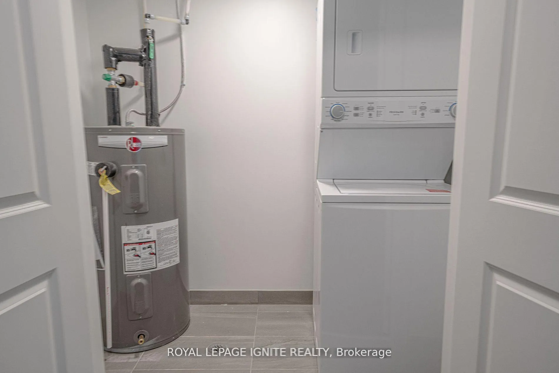 Photo 14 of Unit 415, 385 Arctic Red Drive, Oshawa, Windfields — HOMEH