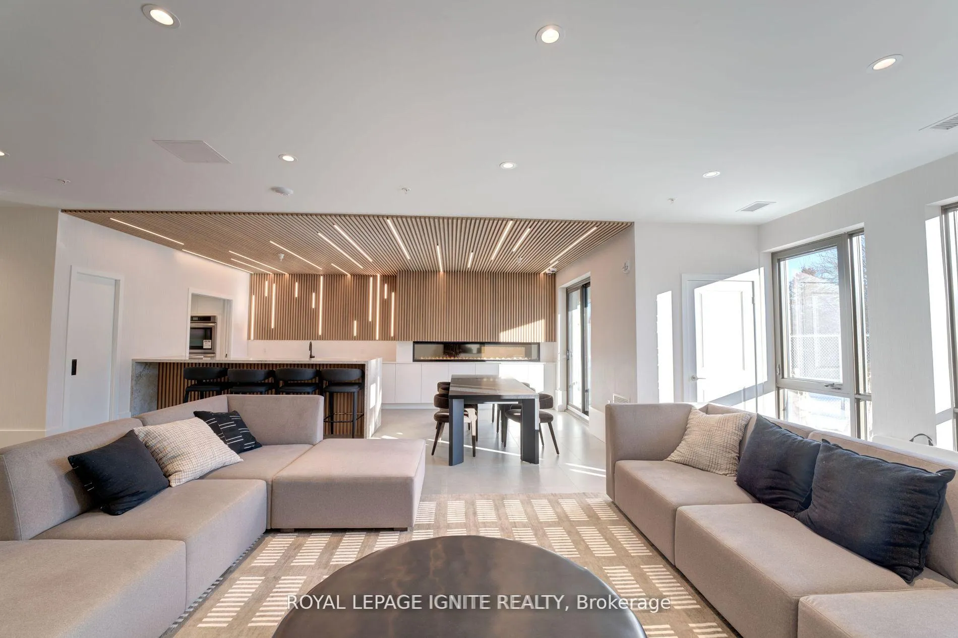 Photo 31 of Unit 415, 385 Arctic Red Drive, Oshawa, Windfields — HOMEH