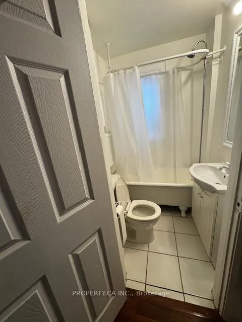 Photo 5 of Unit 7, 849 Broadview Avenue E, Toronto, Danforth — HOMEH