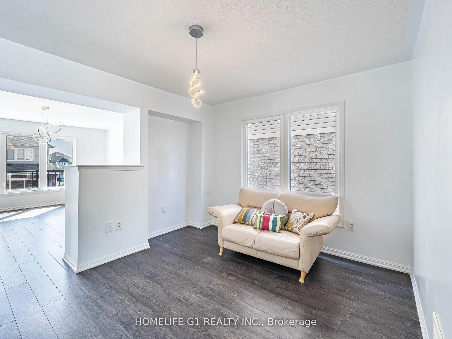 Photo 4 of 23 Davidson Drive, New Tecumseth, Alliston — HOMEH