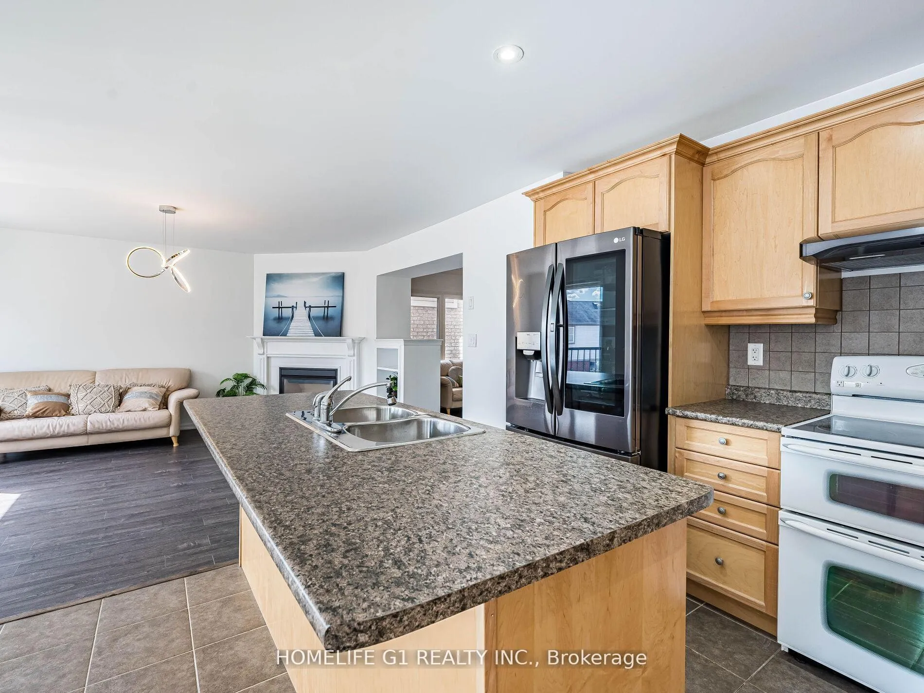 Photo 11 of 23 Davidson Drive, New Tecumseth, Alliston — HOMEH