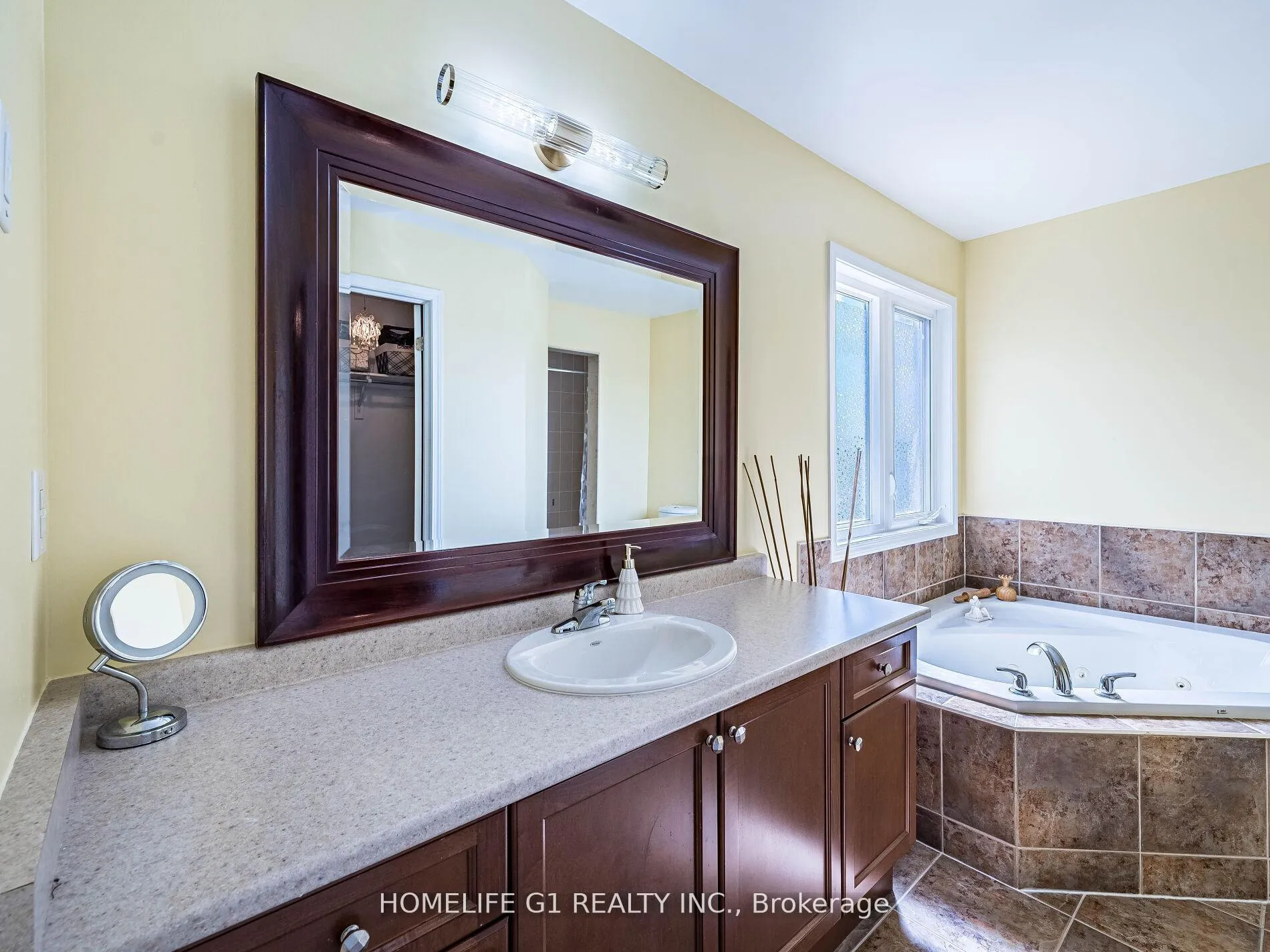 Photo 19 of 23 Davidson Drive, New Tecumseth, Alliston — HOMEH