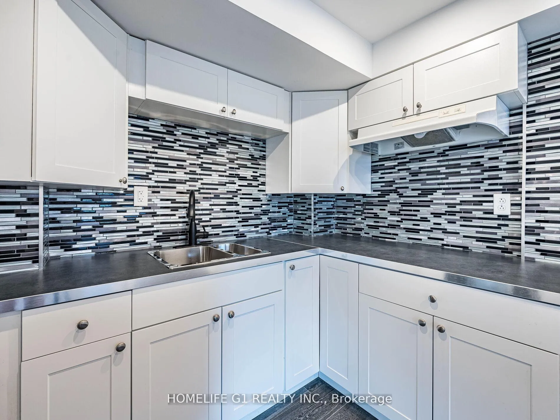 Photo 35 of 23 Davidson Drive, New Tecumseth, Alliston — HOMEH