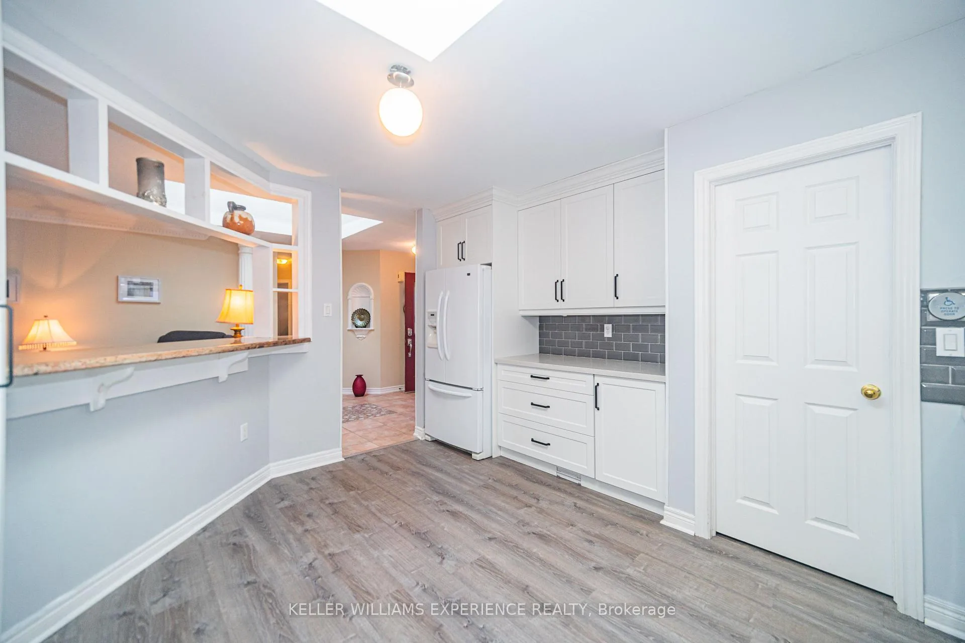 Photo 12 of 8 Kell Place, Barrie, Innis-Shore — HOMEH