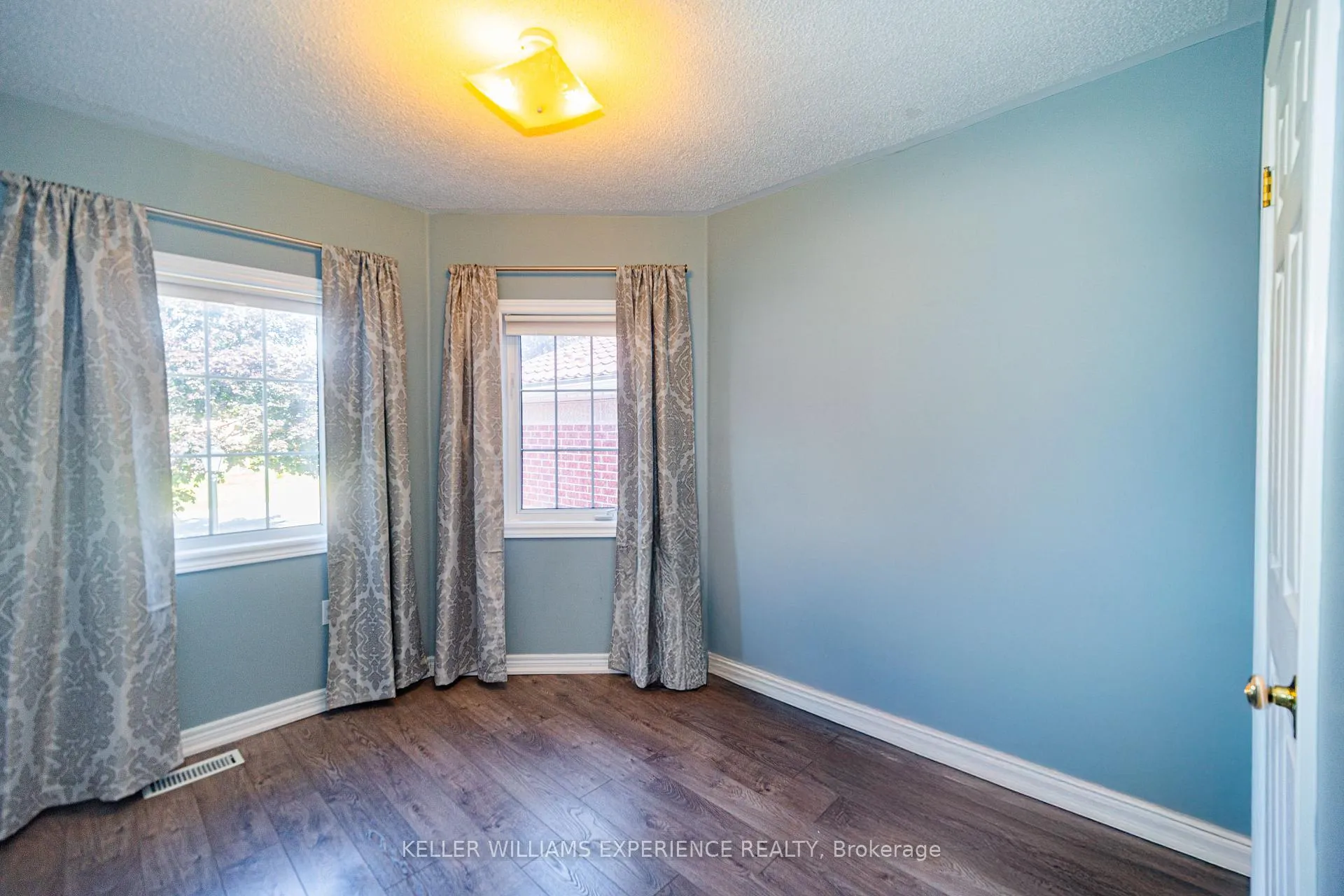 Photo 18 of 8 Kell Place, Barrie, Innis-Shore — HOMEH