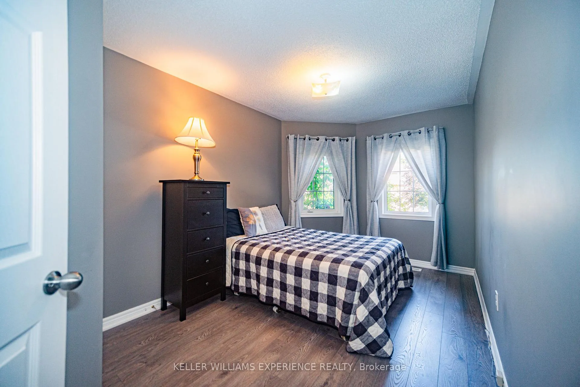 Photo 20 of 8 Kell Place, Barrie, Innis-Shore — HOMEH