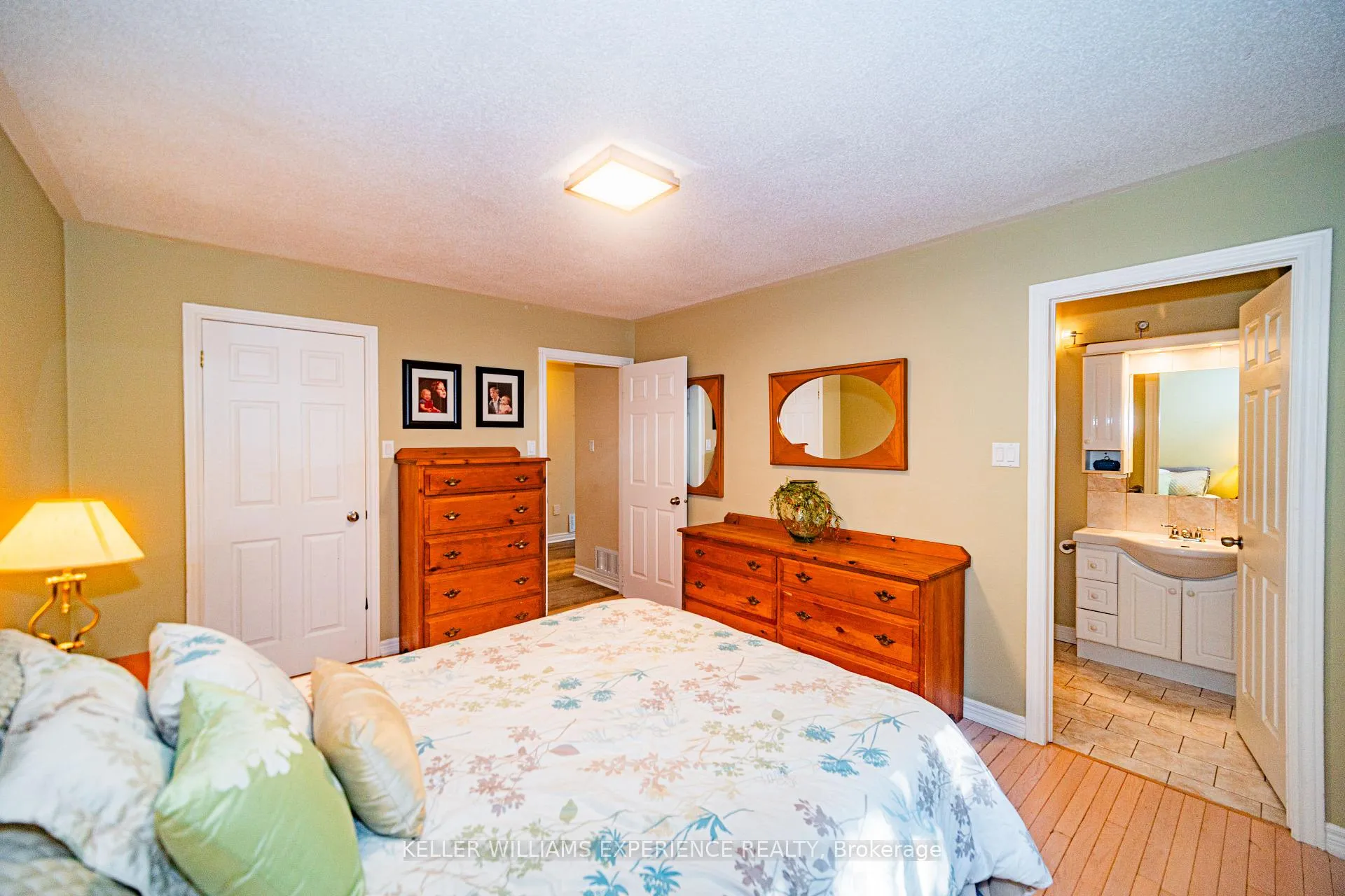 Photo 22 of 8 Kell Place, Barrie, Innis-Shore — HOMEH