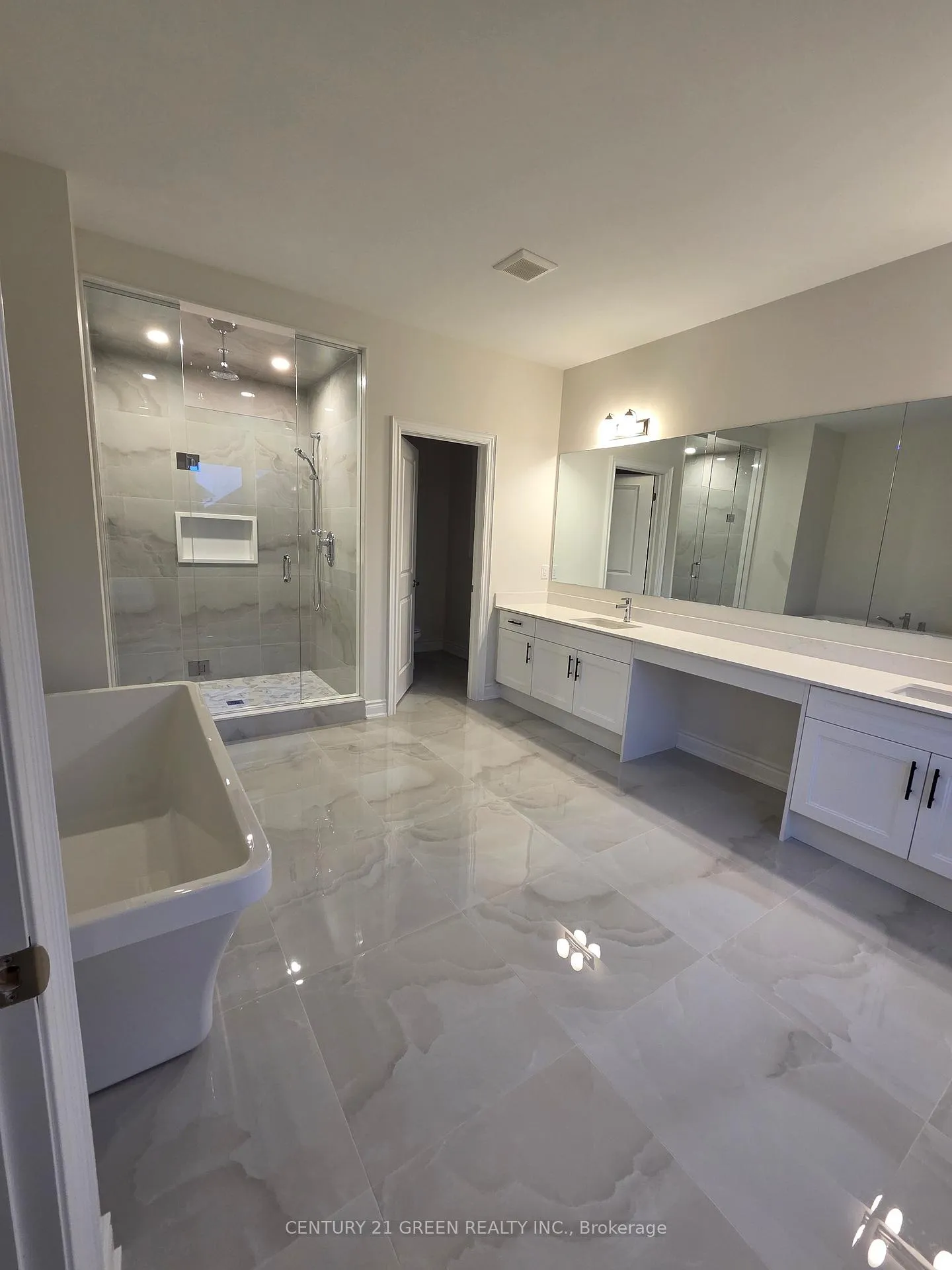 Photo 27 of 255 Ballantyne Boulevard, Vaughan, Vellore Village — HOMEH