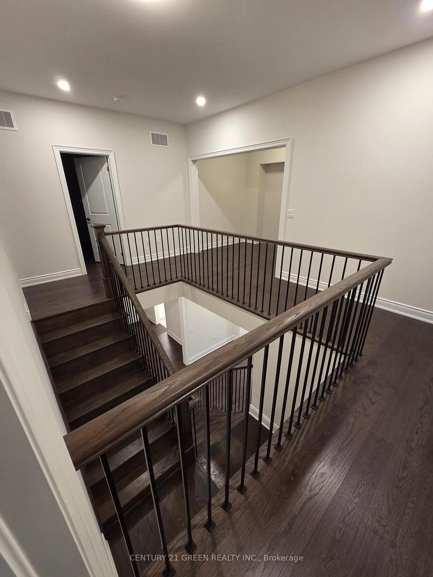 Photo 32 of 255 Ballantyne Boulevard, Vaughan, Vellore Village — HOMEH