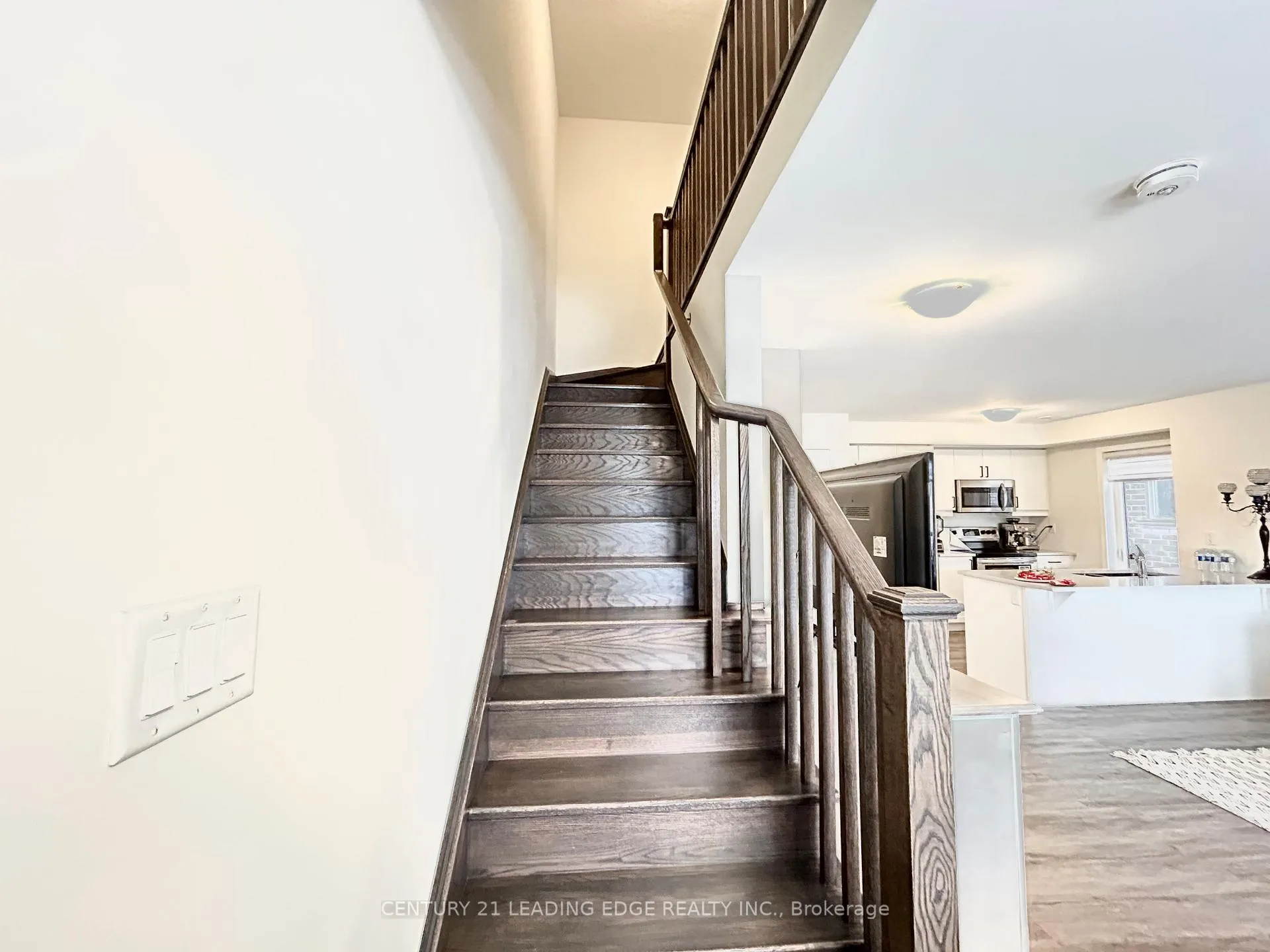 Photo 10 of 3378 Swordbill Street, Pickering, Rural Pickering — HOMEH