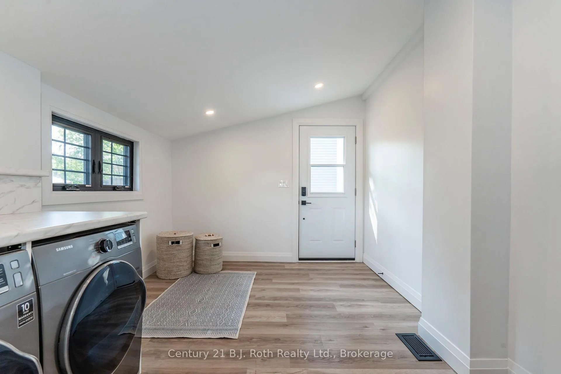 Photo 12 of 339 First Street, Midland — HOMEH