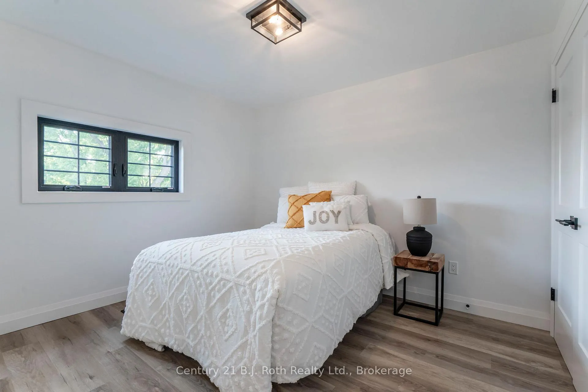 Photo 21 of 339 First Street, Midland — HOMEH