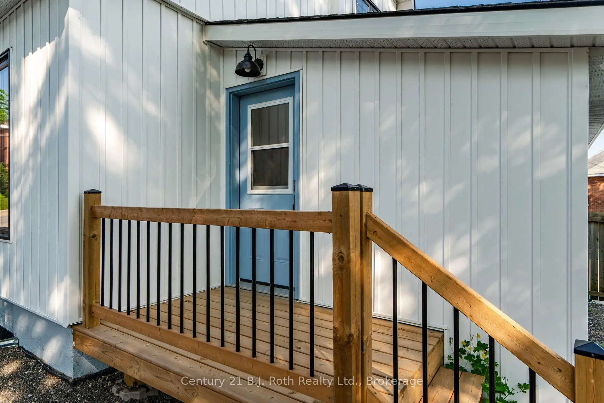 Photo 33 of 339 First Street, Midland — HOMEH