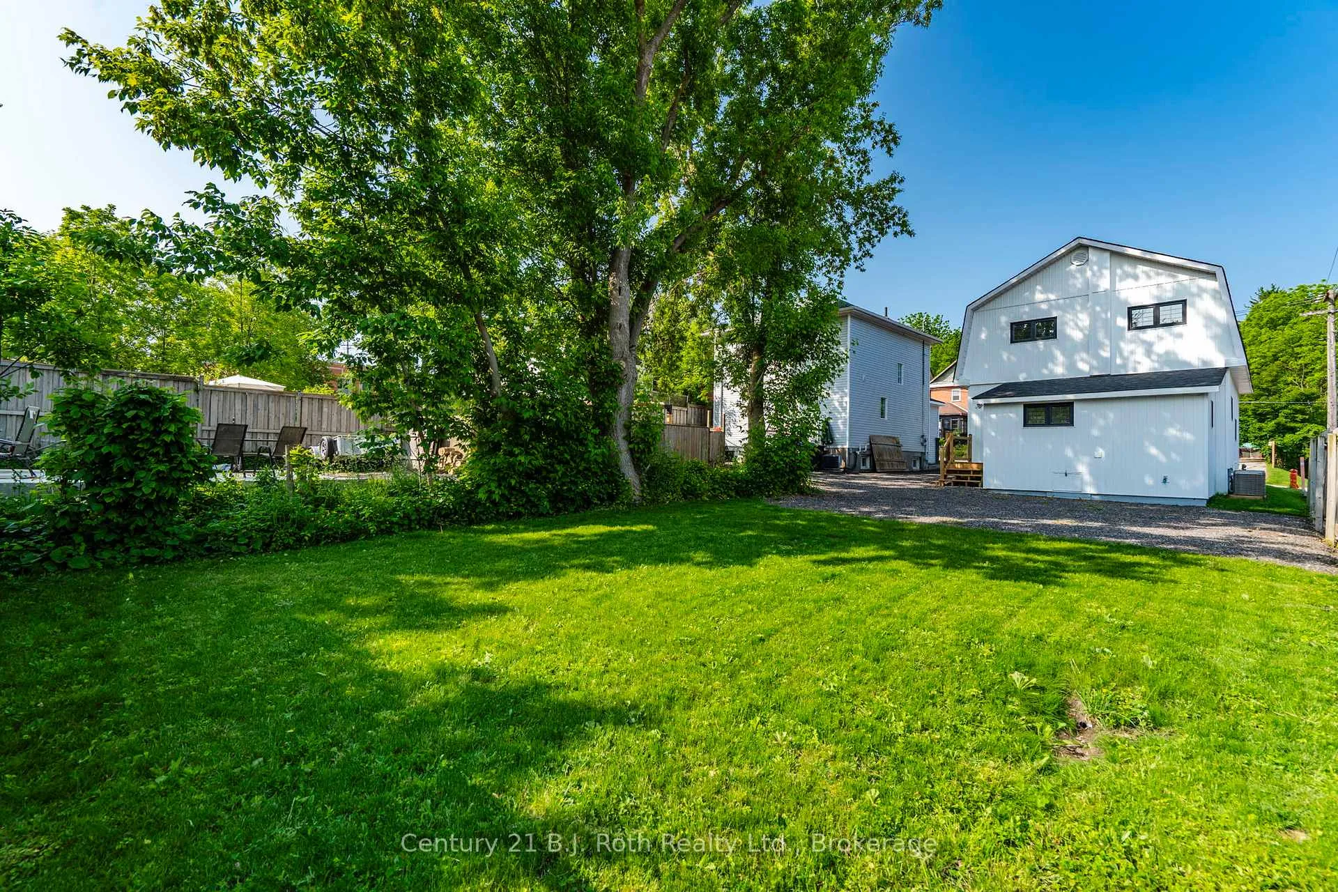 Photo 34 of 339 First Street, Midland — HOMEH